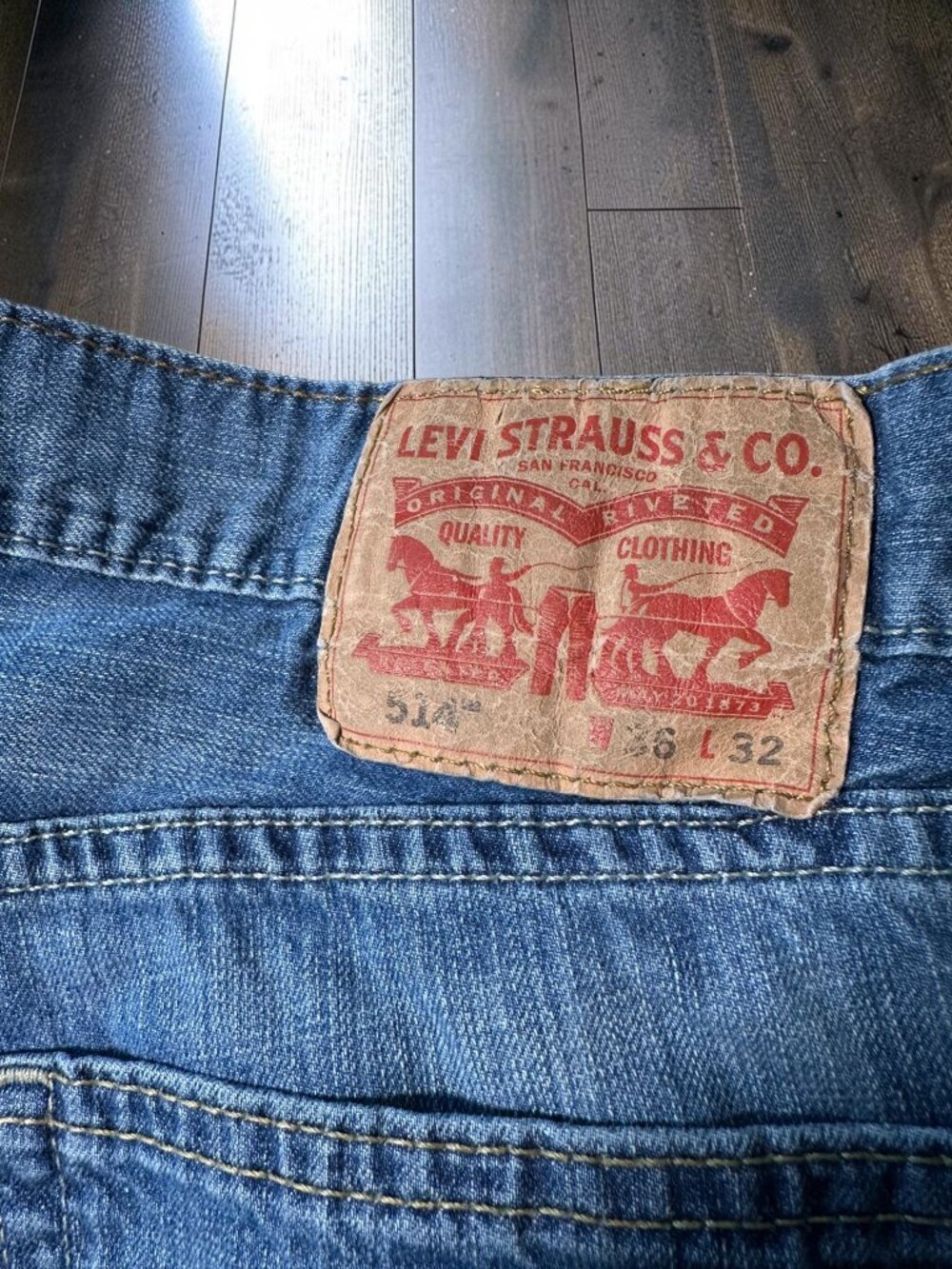 Levi’s 514 Straight Fit Jeans Men’s 36x32 Medium Wash Blue Denim Y2K Skater - Picture 4 of 12